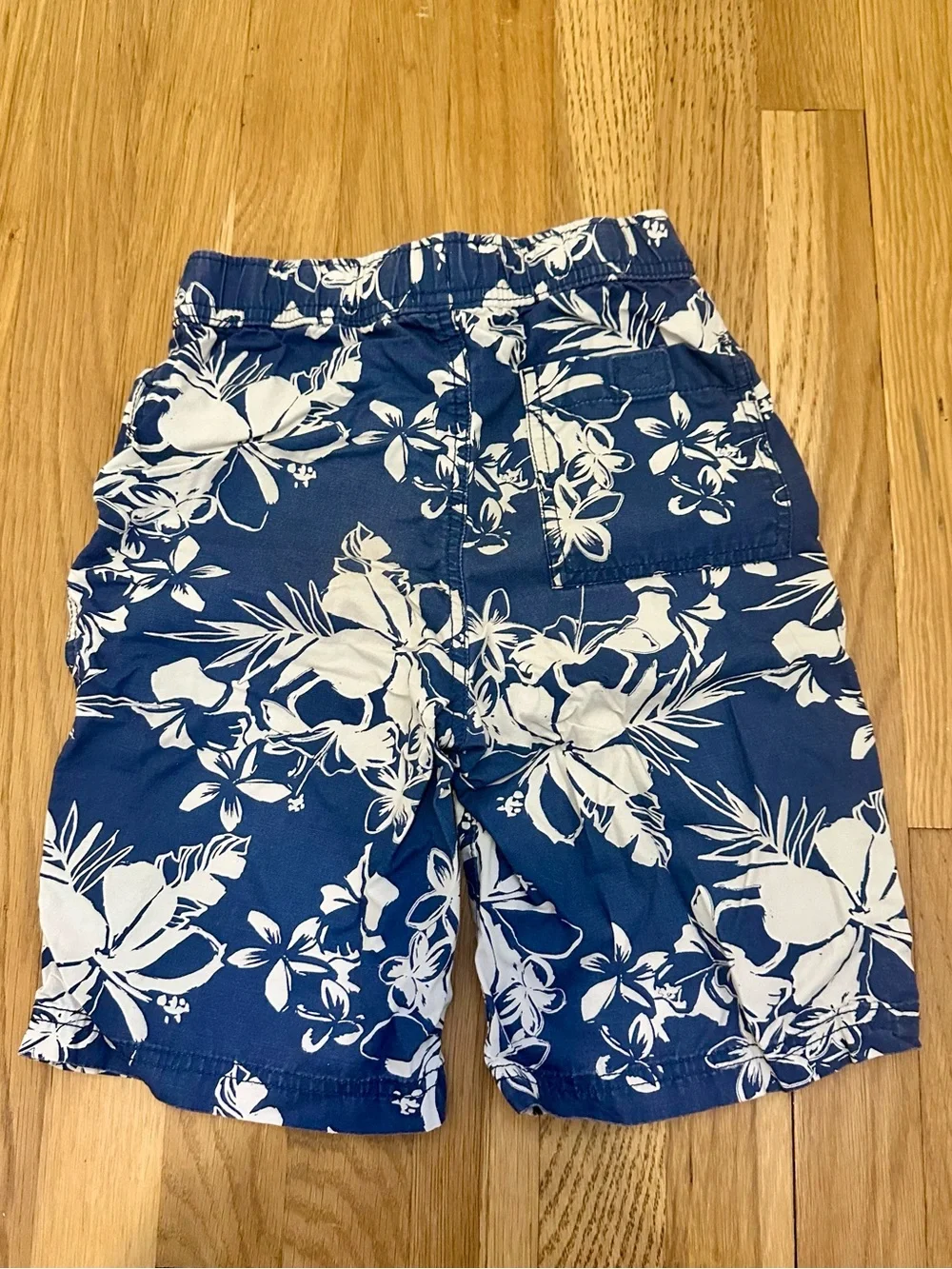 Old Navy Shorts boy’s size 7 blue and white tropical print adjustable waist